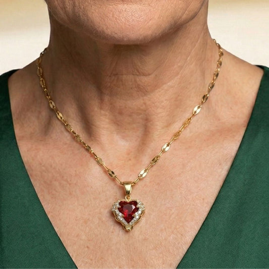 Collier cœur au rubis Étreinte d'Ange