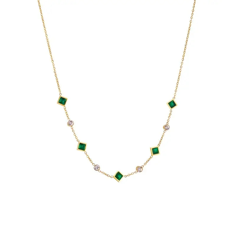 Collier géométrique à motifs espacés en or à émeraude