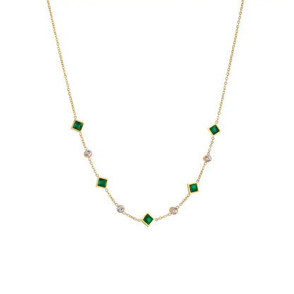 Collier géométrique à motifs espacés en or à émeraude