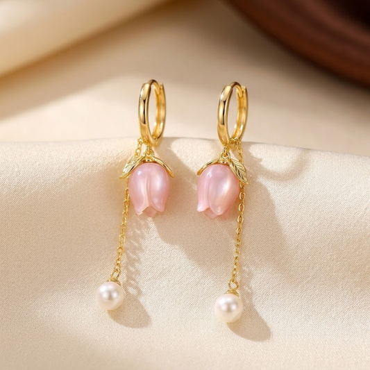 Boucles d'oreilles pendantes florales à perle en or