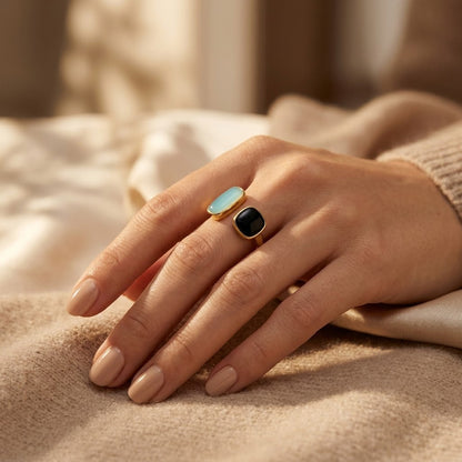 Bague ouverte deux pierres en or