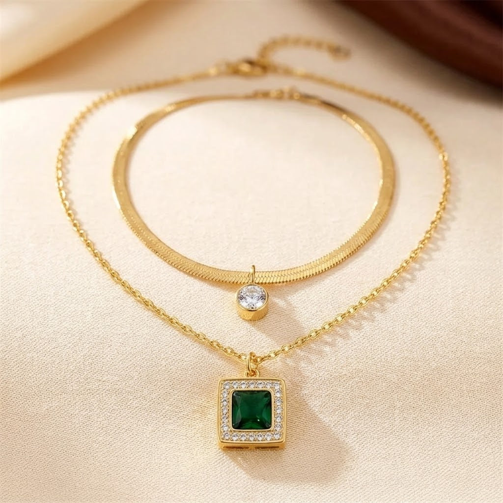 Collier multi-rangs en or à émeraude