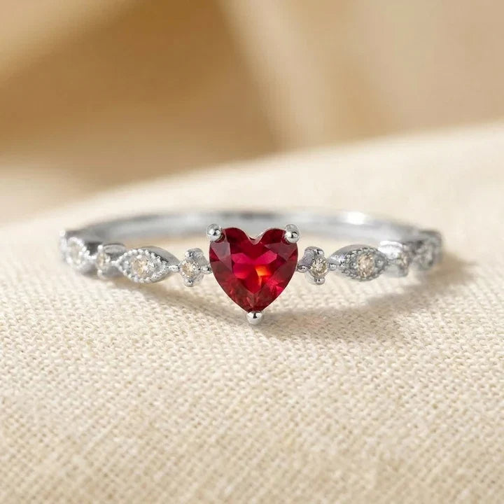 Bague cœur en or à rubis