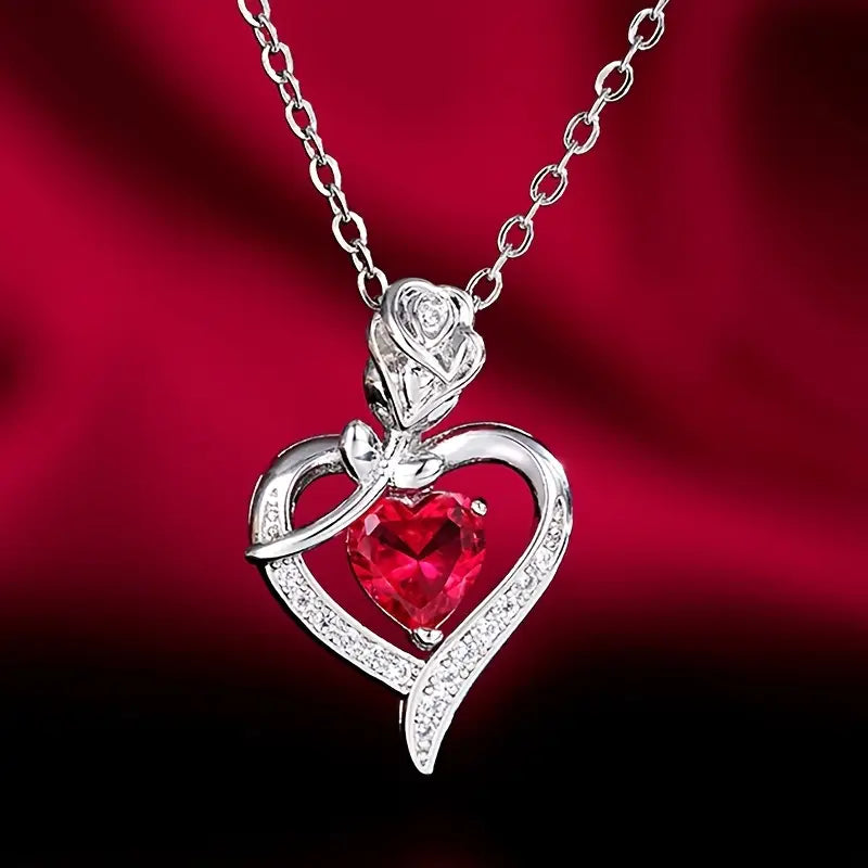 Collier pendentif cœur en argent à rubis