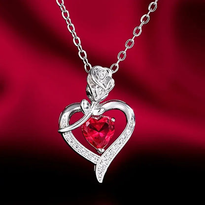 Collier pendentif cœur en argent à rubis