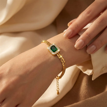 Bracelet chaîne en or à émeraude