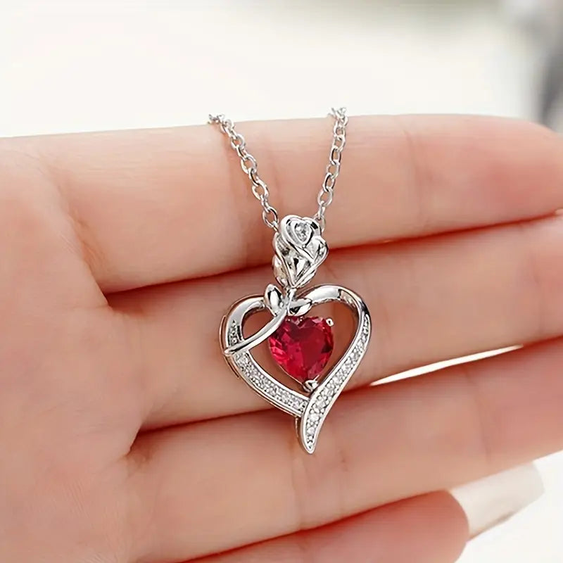 Collier pendentif cœur en argent à rubis
