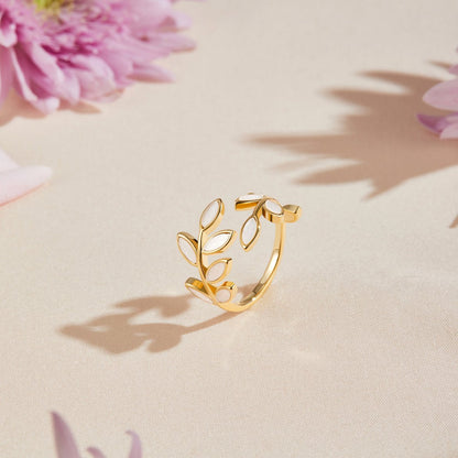 Bague motif feuille en or