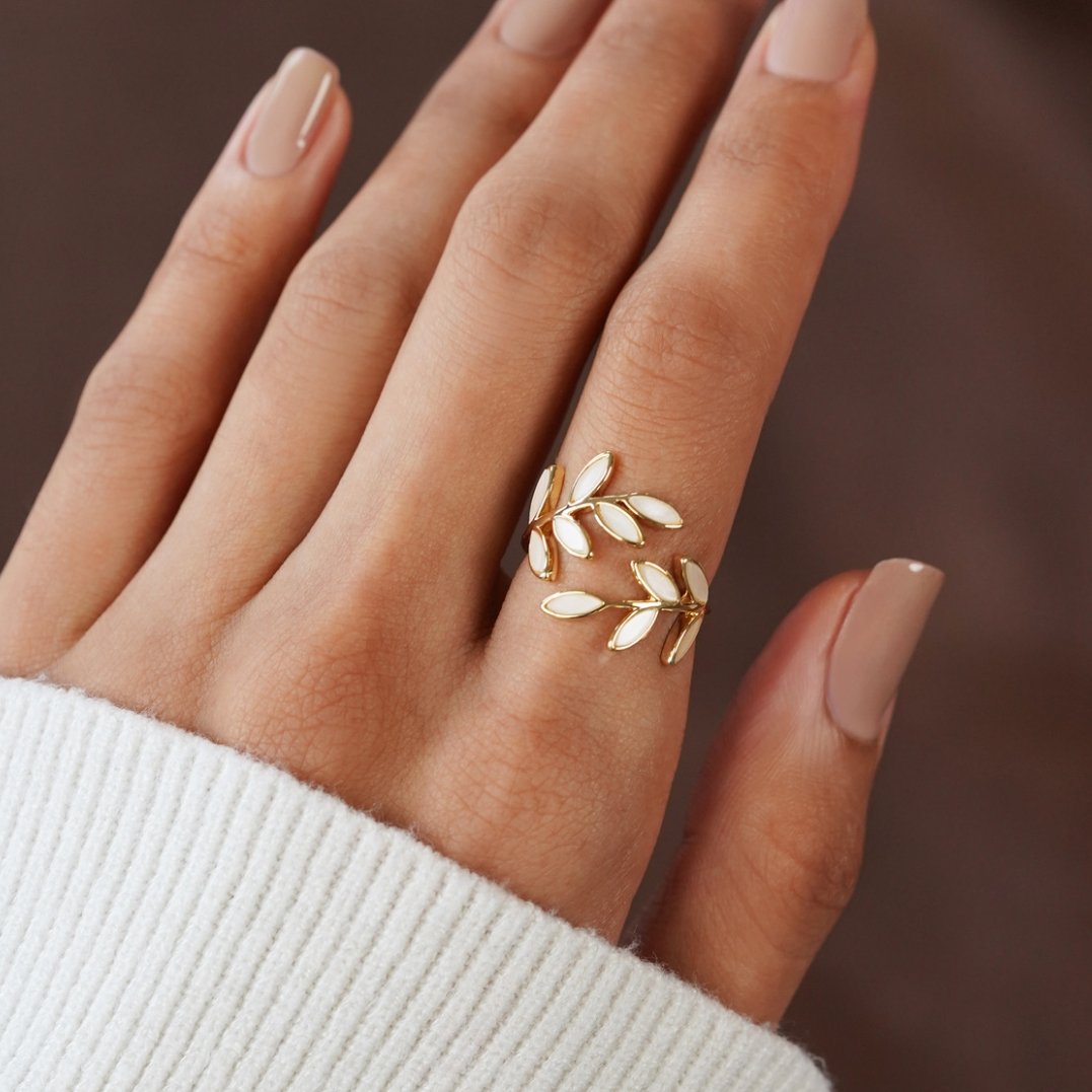 Bague motif feuille en or